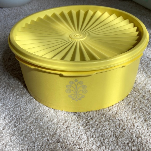 Tupperware Sunburst Yellow Food Container - Picture 1 of 4